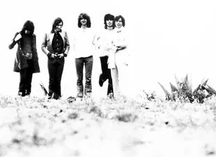  La banda de rock and roll "The Rolling Stones" posa para un retrato en 1971. De izquierda a derecha: Bill Wyman, Charlie Watts, Mick Taylor, Keith Richards y Mick Jagger