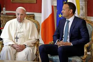 El Papa Francisco con el primer ministro irlandés Leo Varadkar, en agosto de 2018