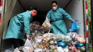 Los 25 millones de habitantes de Shangái dependen del suministro oficial de comida