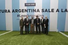 Manguel criticó duramente el pabellón argentino en la Filbo