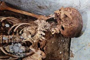 "Se trata de uno de los esqueletos mejor conservados encontrados en la antigua ciudad", aseguró Gabriel Zuchtriegel, director del Parque Arqueológico de Pompeya