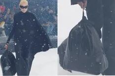 Así son los polémicos bolsos "basura" de Balenciaga que valen medio millón de pesos