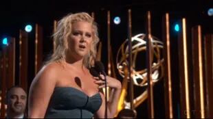 Amy Schumer obtuvo su primer Emmy por su programa de sketchs Inside Amy Schumer de Comedy Central