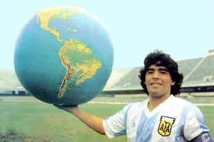 Todos los rincones del mundo se iluminaron con el impacto que causó la muerte de Maradona en las redes sociales: Twitter tuvo registros insospechados, con hasta 1,5 millones de tuits cada hora y media.