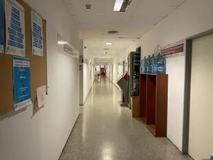 Los pasillos del edificio público que seguirá siendo sede del Poder Judicial y del Registro Civil por 30 meses más