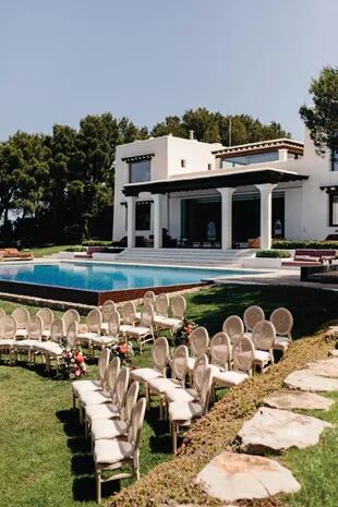 La
ceremonia se realizó en una fabulosa villa privada en la zona de Na Xamena, Ibiza.