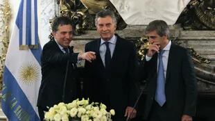 Mauricio Macri le tomó juramento a Nicolás Dujovne y a Luis Caputo