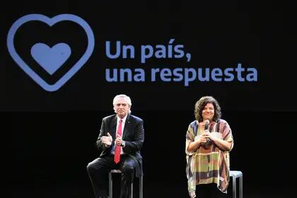 Alberto Fernández junto a Carla Vizzotti