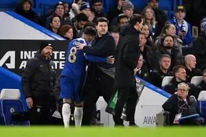 Dos errores insólitos, un empate agónico y la preocupante salida de Enzo Fernández en el triunfo de Chelsea