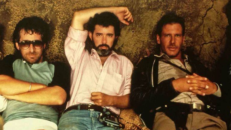Steven Spielberg, George Lucas y Harrison Ford, en épocas pasadas cuando eran dueños de un personaje que ahora, al igual que Marvel, Star Wars y mil franquicias más, le pertenece a Disney.