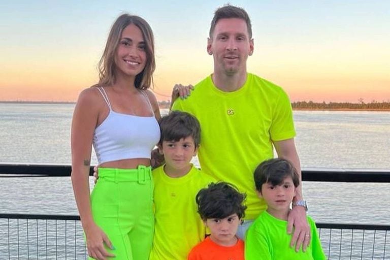 Una foto de Lionel Messi y su familia disfrutando de una pileta de lona en las calles de Rosario se viralizó frente a la ola de calor en esa ciudad
