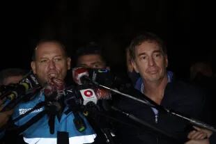 El ministro Berni y el vicejefe porteño Santilli, durante las horas dramáticas de la búsqueda de la niña M.