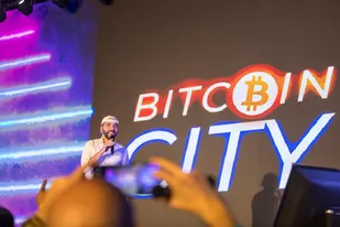 El presidente de El Salvador Nayib Bukele durante el anuncio de la "Ciudad Bitcoin"