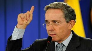 Alvaro Uribe es muy crítico con el acuerdo de paz del gobierno colombiano con las FARC
