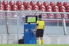 VAR y fútbol: una comparación y por qué funciona sin polémicas en otros deportes