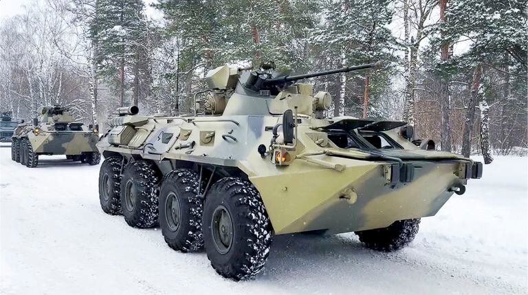 Rusia difundió un video en el que mostró los vehículos que prepara para enviar a Kazajistán