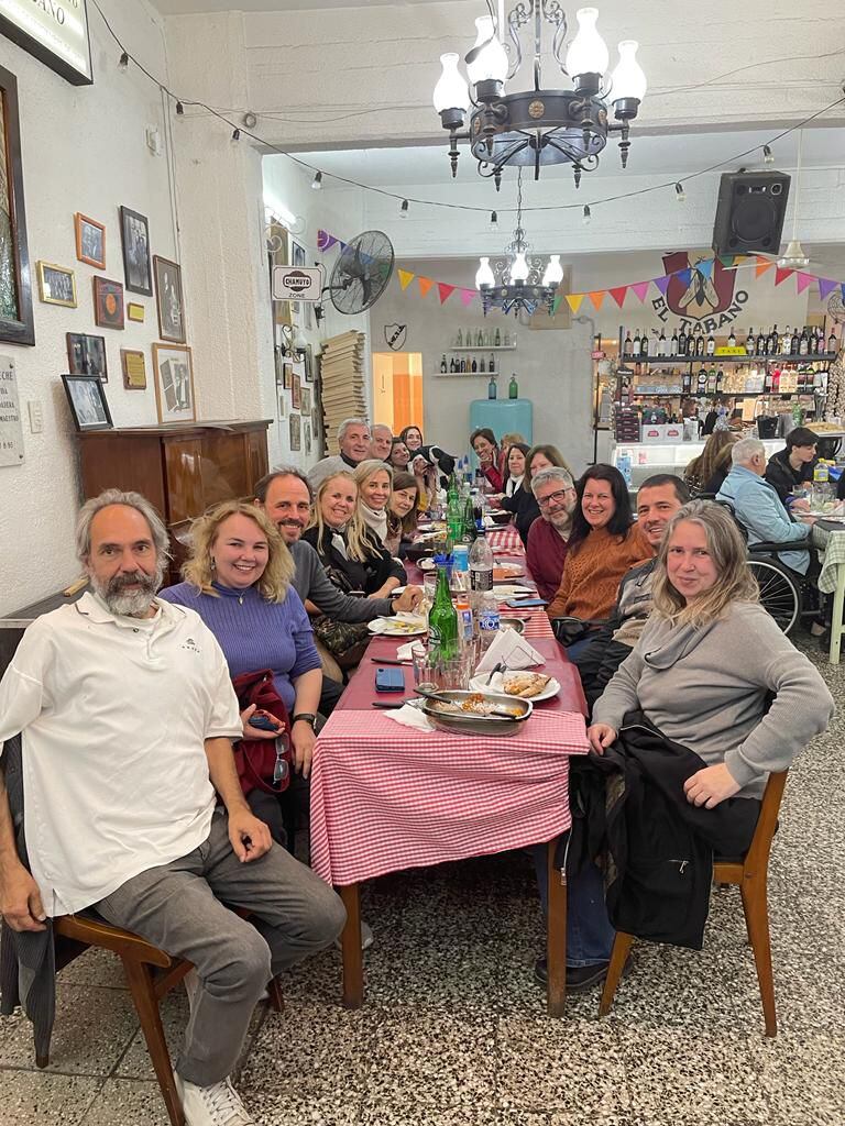 Almuerzo grupal en Saavedra, al finalizar el tour.