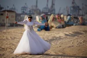 Rebrote en Israel. Cómo las bodas dejan sin efecto su victoria contra el virus