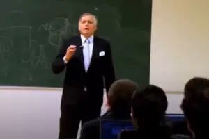 Un profesor español pidió que le den el Nobel de Economía a Javier Milei