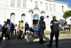 La policía vigila una escuela tras la amenaza de una “masacre” transmitida por TikTok