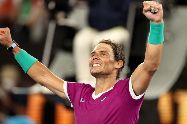 A los 35 años, Nadal es otra vez finalista en Australia: las lágrimas y un logro histórico