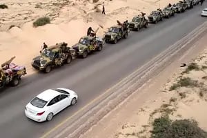 La ofensiva rebelde eleva la escalada militar en Libia