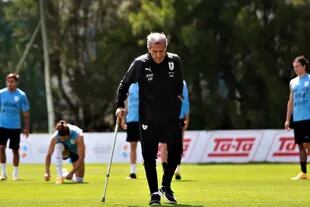 El Maestro Tabárez, histórico DT de Uruguay, vive un momento crítico al frente del seleccionado. 