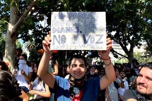 Chile, la calle habla a través de los carteles