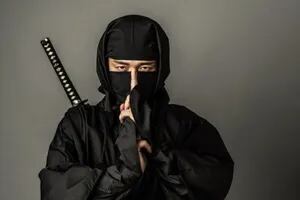 Soldados de élite de EE.UU. se escondieron en un galpón para evitar el ataque de un ninja