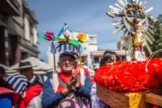 En fotos. Emoción y fe en la masiva procesión del Señor y la Virgen en Salta