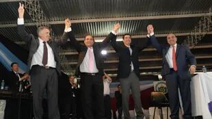 En el escenario, Urtubey, Manzur, el vicegobernador Osvaldo Jaldo (haciendo la V peronista) y el intendente de Trancas, Moreno, al medio.