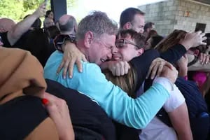 Llegó el avión de Aerolíneas Argentinas con los primeros 246 repatriados desde Israel