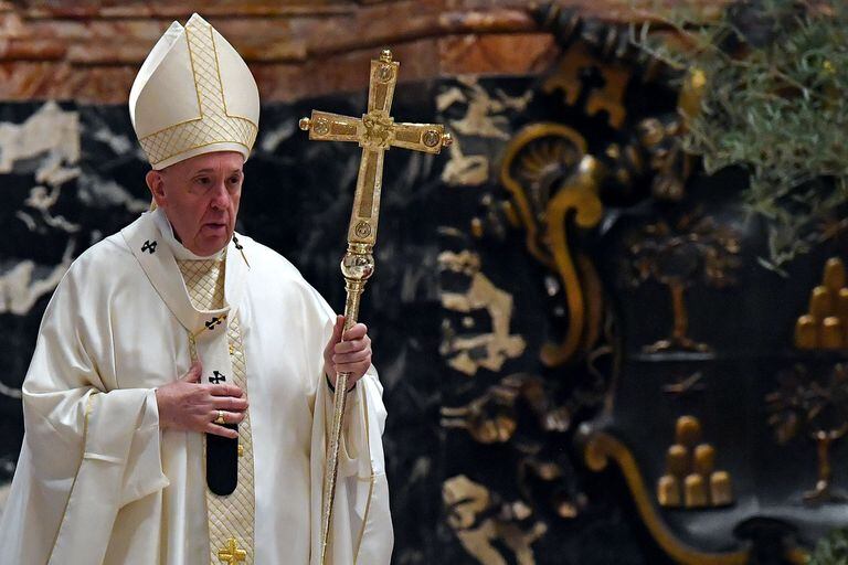 Jueves Santo. El Papa recordó a sacerdotes, médicos y enfermeros muertos