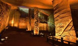 Se estima que las cuevas de Longyou fueron construidas hace 2000 años, pero no hay registro de la obra