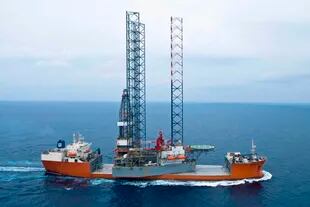 Una plataforma offshore en el Golfo San Jorge, a 45 kilómetros de Comodoro Rivadavia