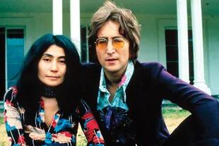 Yoko Ono y John Lennon, en tiempos felices