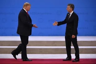 Trump, en el momento del saludo con Macri