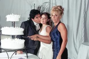 Dalma celebró sus 15 años junto a Diego Maradona y Claudia Villafañe en una fastuosa fiesta en el estadio de Boca Juniors