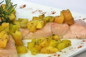 Salmón con salsa de mango y papaya