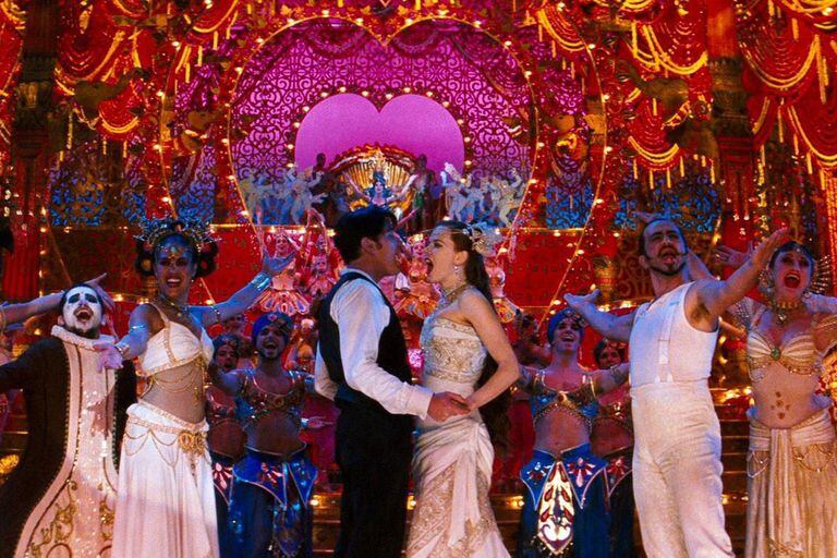 Nicole Kidman y Ewan McGregor, en el homenaje a Bollywood que se hace en la película