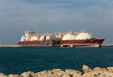 El Gobierno compró hoy 13 buques más de gas licuado para el invierno