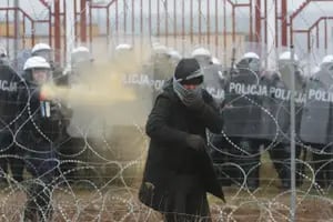 Crece la tensión en la frontera con Bielorrusia: duros choques entre fuerzas polacas y migrantes