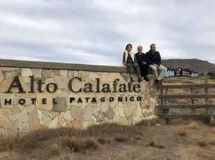 Patricia Bullrich visitó El Calafate y se fotografió en el hotel de la familia Kirchner; su campaña nacional no para