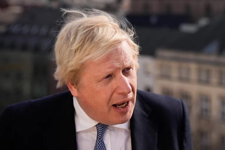 Boris Johnson anuncia el fin de todas las restricciones en Gran Bretaña  incluso para los contagiados de Covid - LA NACION