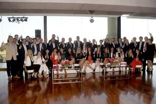 EL staff completo de ONE durante el lanzamiento de la compañía en la Argentina