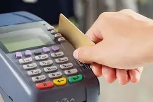 ¿Qué se puede hacer si un negocio no acepta tarjeta de débito?