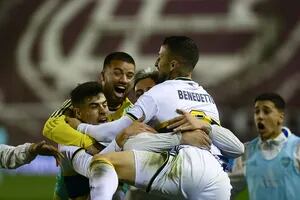 Con un agónico gol de Benedetto, Boca derrotó a Lanús 1 a 0 y lleva 5 triunfos consecutivos