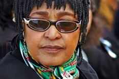 Murió Winnie Mandela, ex mujer del líder sudafricano