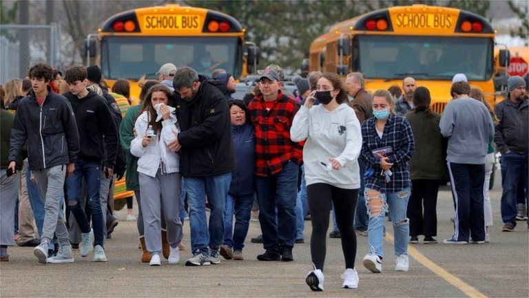 Tiroteo en Estados Unidos: al menos tres muertos y ocho heridos en una escuela secundaria.