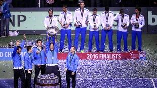 El primer equipo argentino campeón de Copa Davis festeja su logro, un día como este de 2016